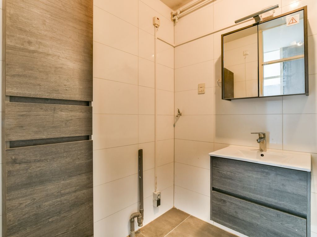 Over de Vesten 70, SCHIEDAM