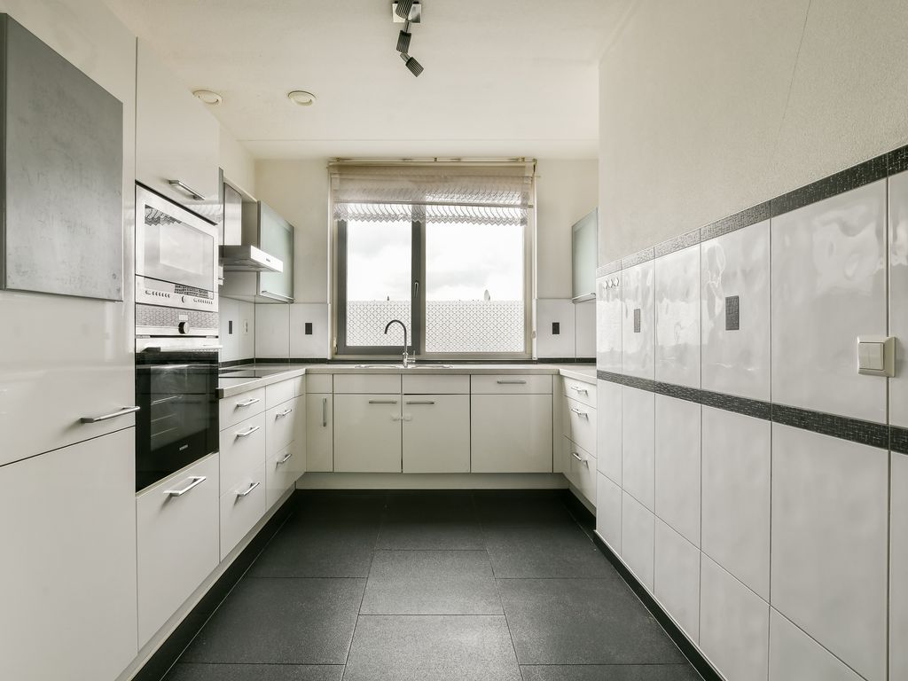 R&ouml;sener Manzstraat 11A, ROTTERDAM