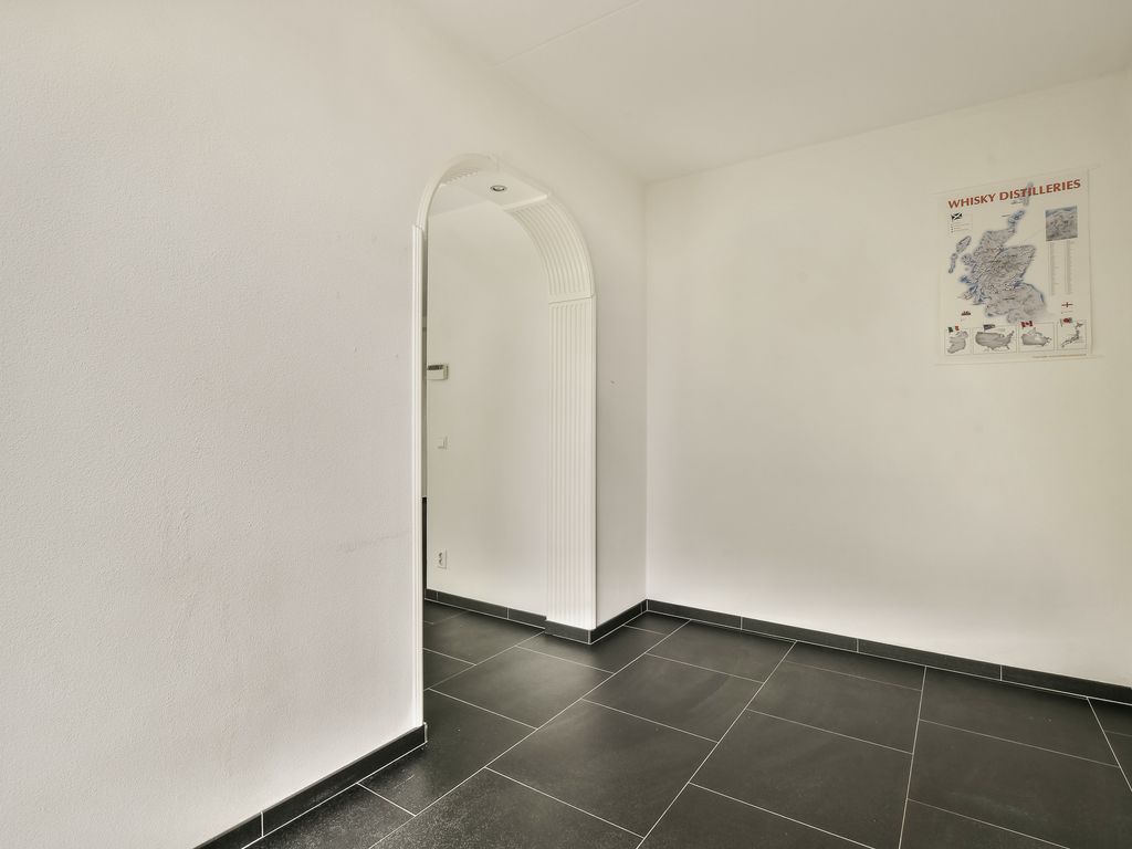 R&ouml;sener Manzstraat 11A, ROTTERDAM