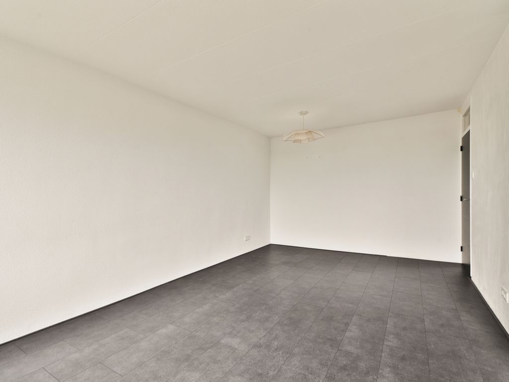 Sem Dresdenplein 145, SCHIEDAM