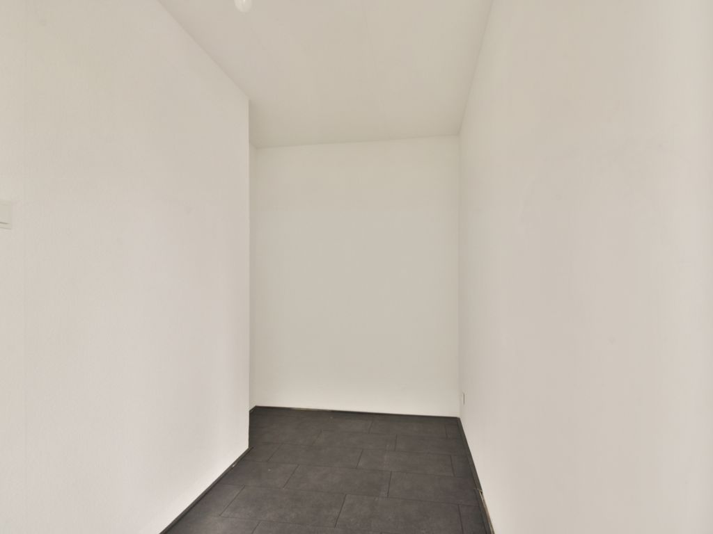 Sem Dresdenplein 145, SCHIEDAM