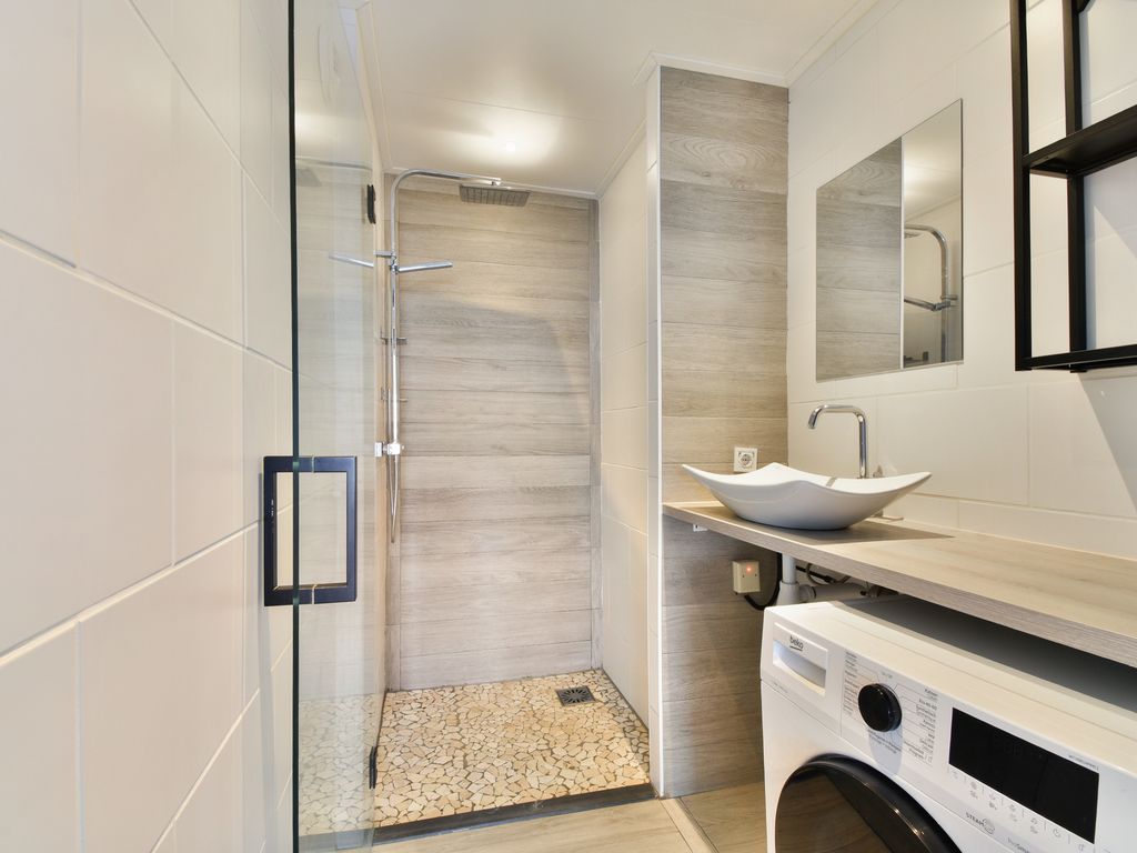 Sem Dresdenplein 145, SCHIEDAM