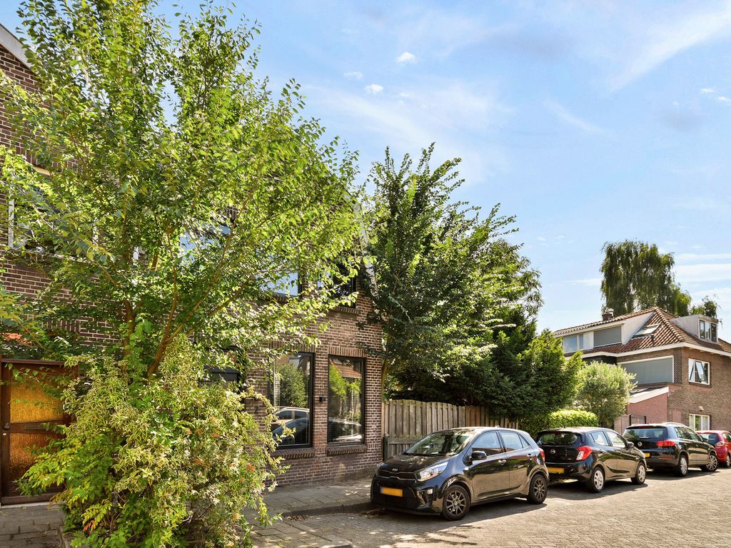 Burgemeester Verveenstraat 2, SCHIEDAM