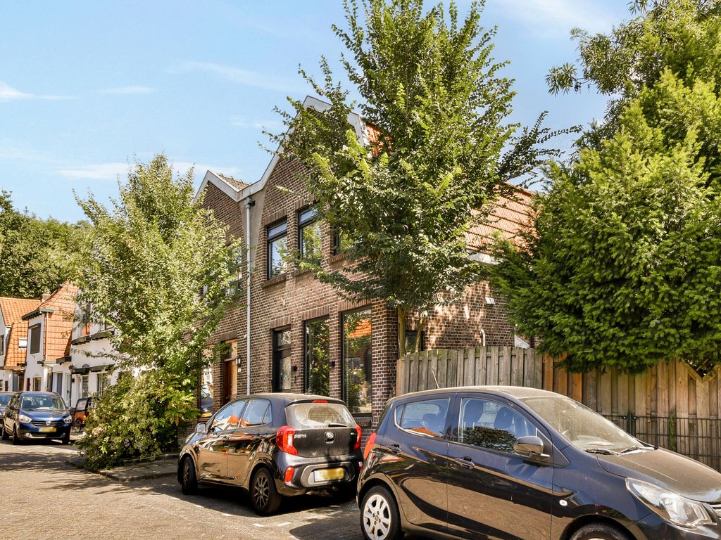 Burgemeester Verveenstraat 2, SCHIEDAM