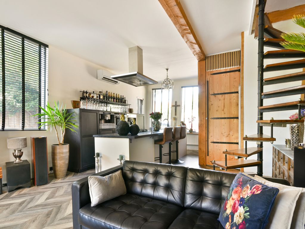 Burgemeester Verveenstraat 2, SCHIEDAM