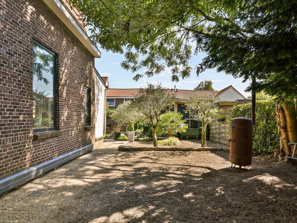Burgemeester Verveenstraat 2, SCHIEDAM