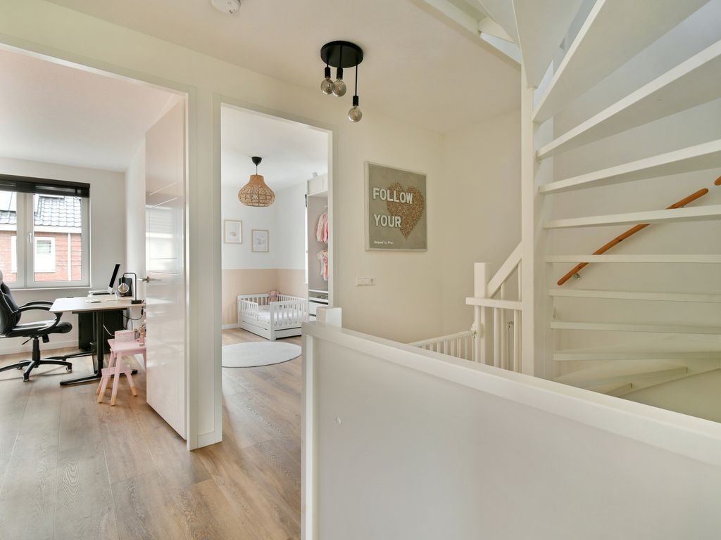 Pieter van den Hoogenbandstraat 38, SCHIEDAM