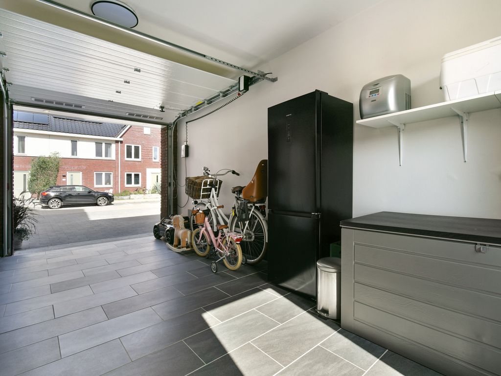 Pieter van den Hoogenbandstraat 38, SCHIEDAM