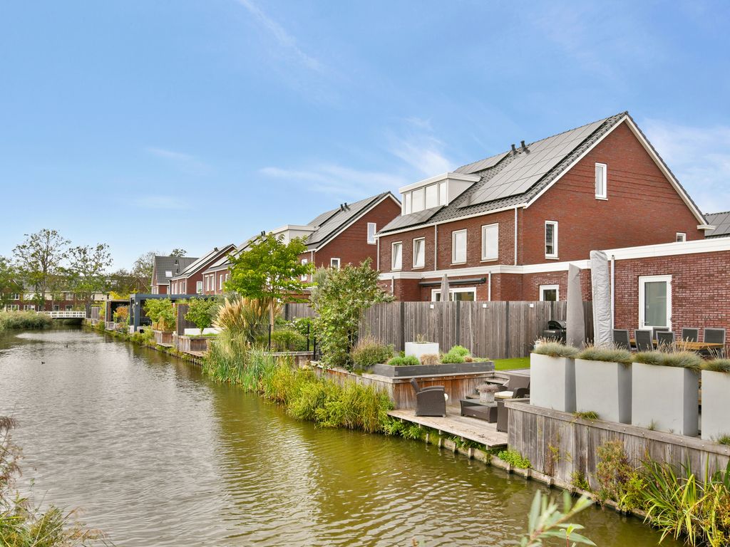Pieter van den Hoogenbandstraat 38, SCHIEDAM