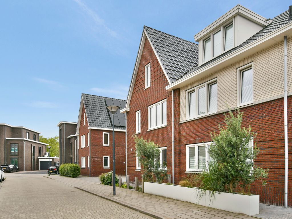 Pieter van den Hoogenbandstraat 38, SCHIEDAM