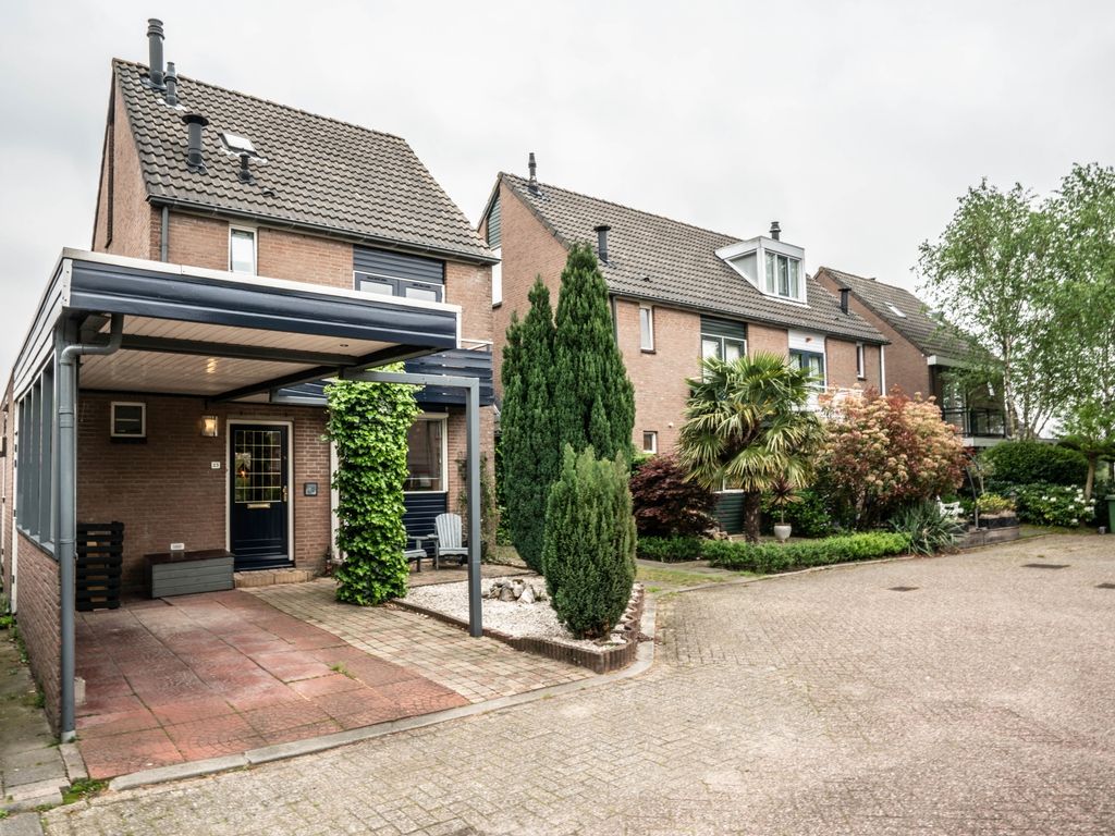't Zwaantje 23, Ridderkerk