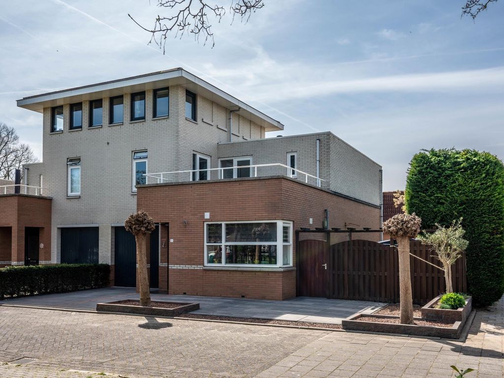 Churchillplein 15, RIDDERKERK