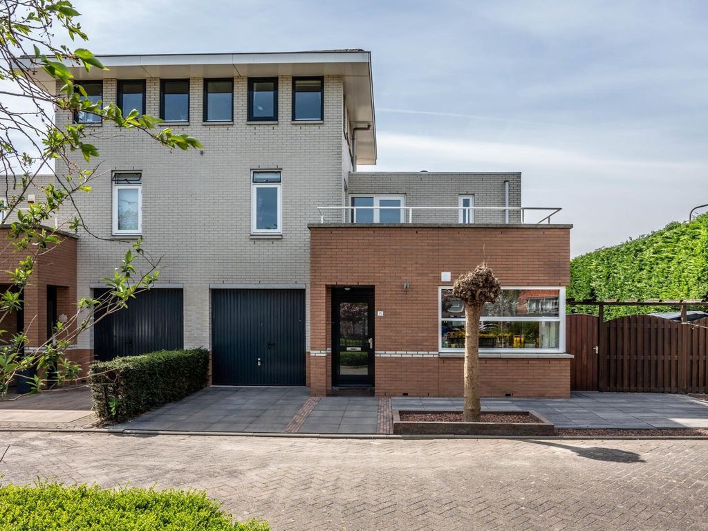 Churchillplein 15, RIDDERKERK