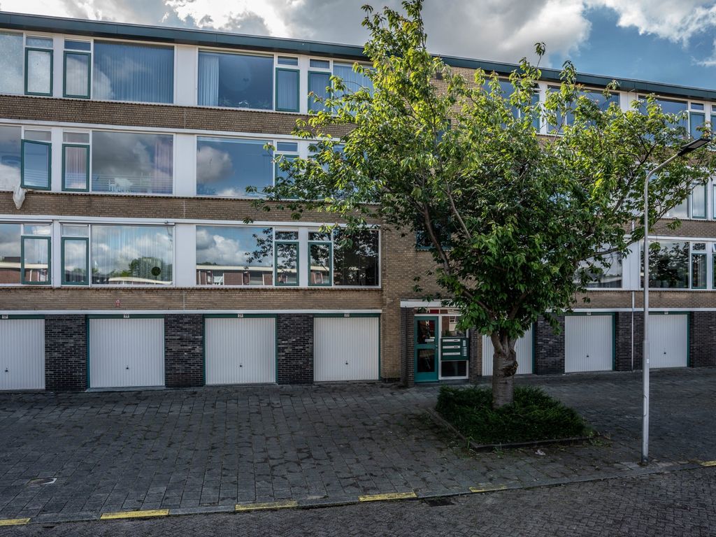 Van Anrooystraat 27, RIDDERKERK