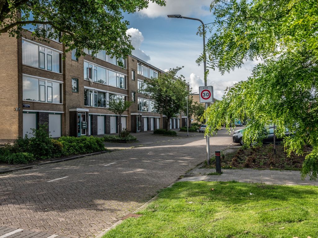 Van Anrooystraat 27, RIDDERKERK