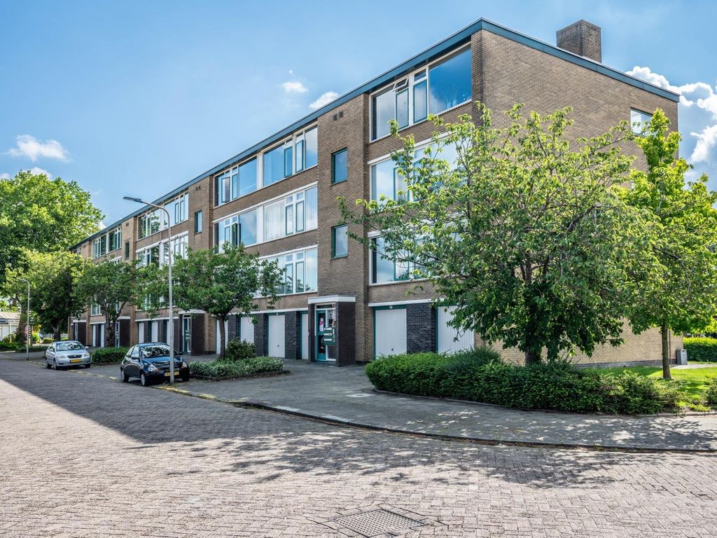 Van Anrooystraat 27, RIDDERKERK