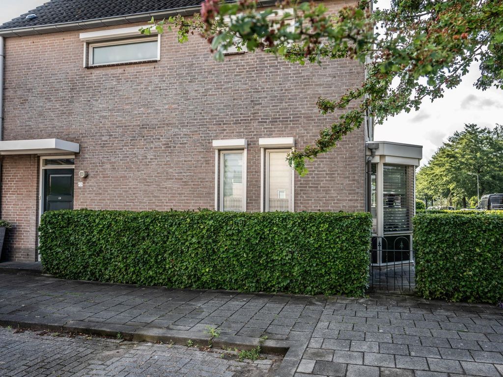 Hugo de Grootlaan 12, RIDDERKERK