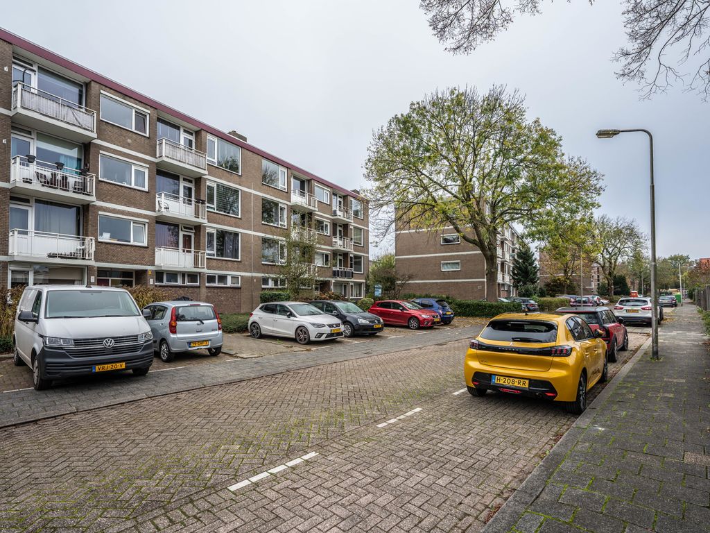 Burgemeester Crezeestraat 27, RIDDERKERK