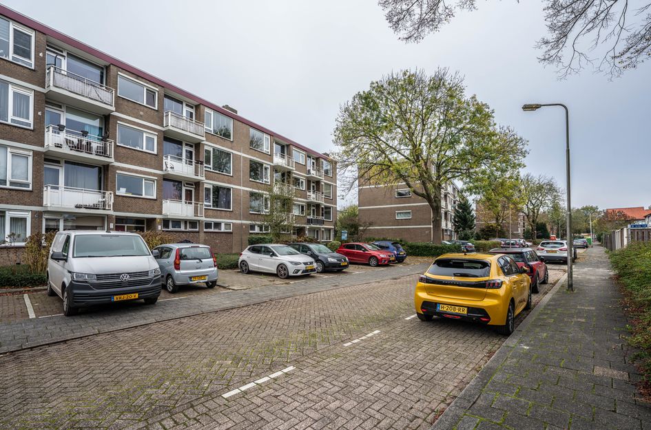 Burgemeester Crezeestraat 27