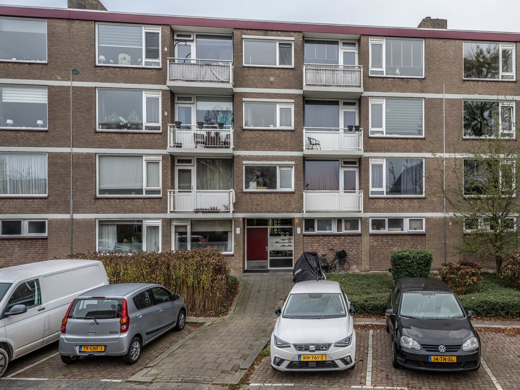 Burgemeester Crezeestraat 27, RIDDERKERK