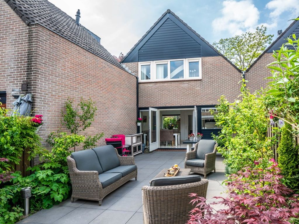 Rosmolen 85, Ridderkerk