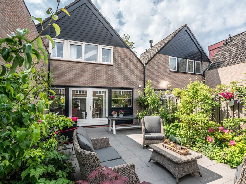 Rosmolen 85, Ridderkerk
