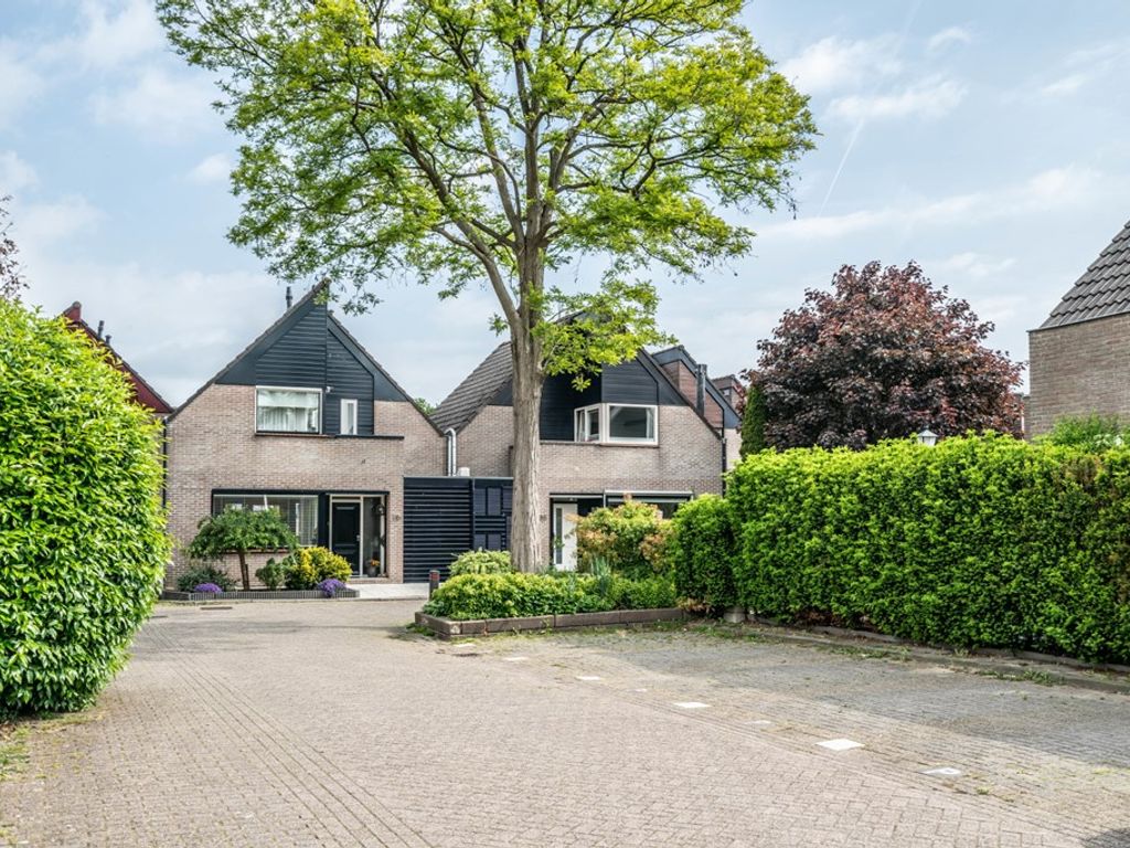 Rosmolen 85, Ridderkerk