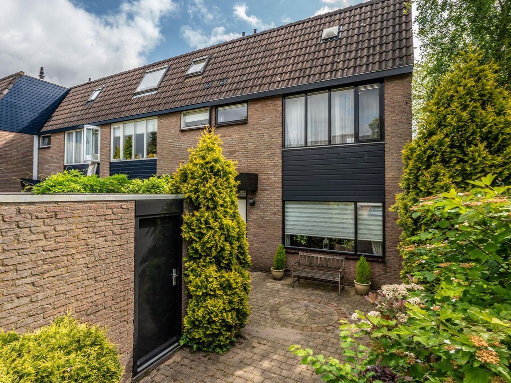 Rosmolen 194, RIDDERKERK