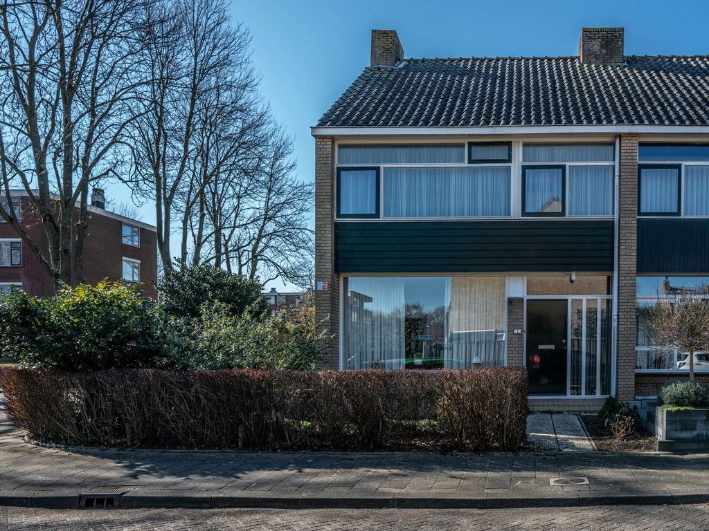 Ravelstraat 1, Ridderkerk