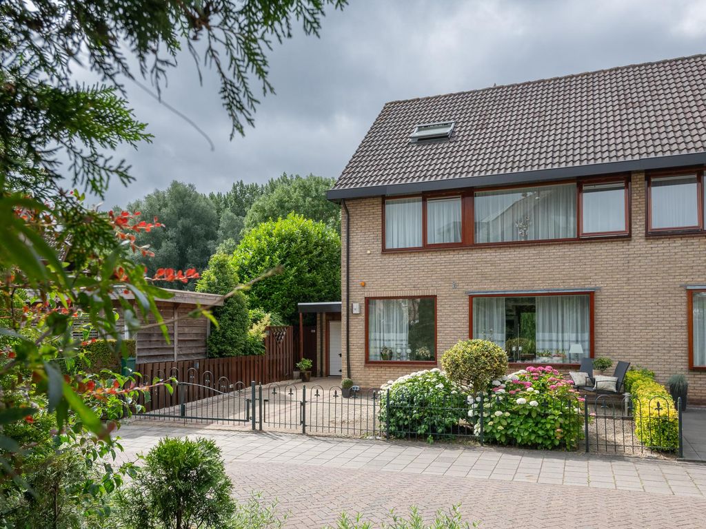 Roerdomp 1, RIDDERKERK