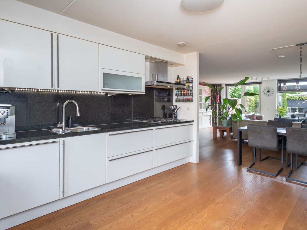 Hooftlaantje 136, HENDRIK-IDO-AMBACHT