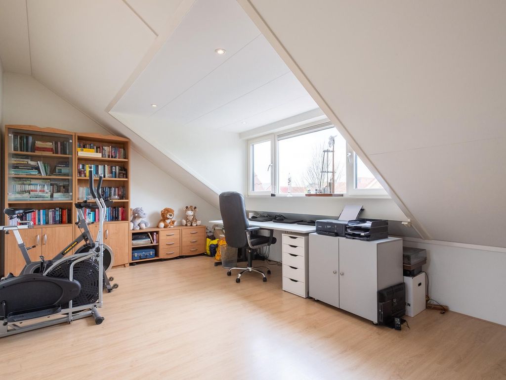 Hooftlaantje 136, HENDRIK-IDO-AMBACHT