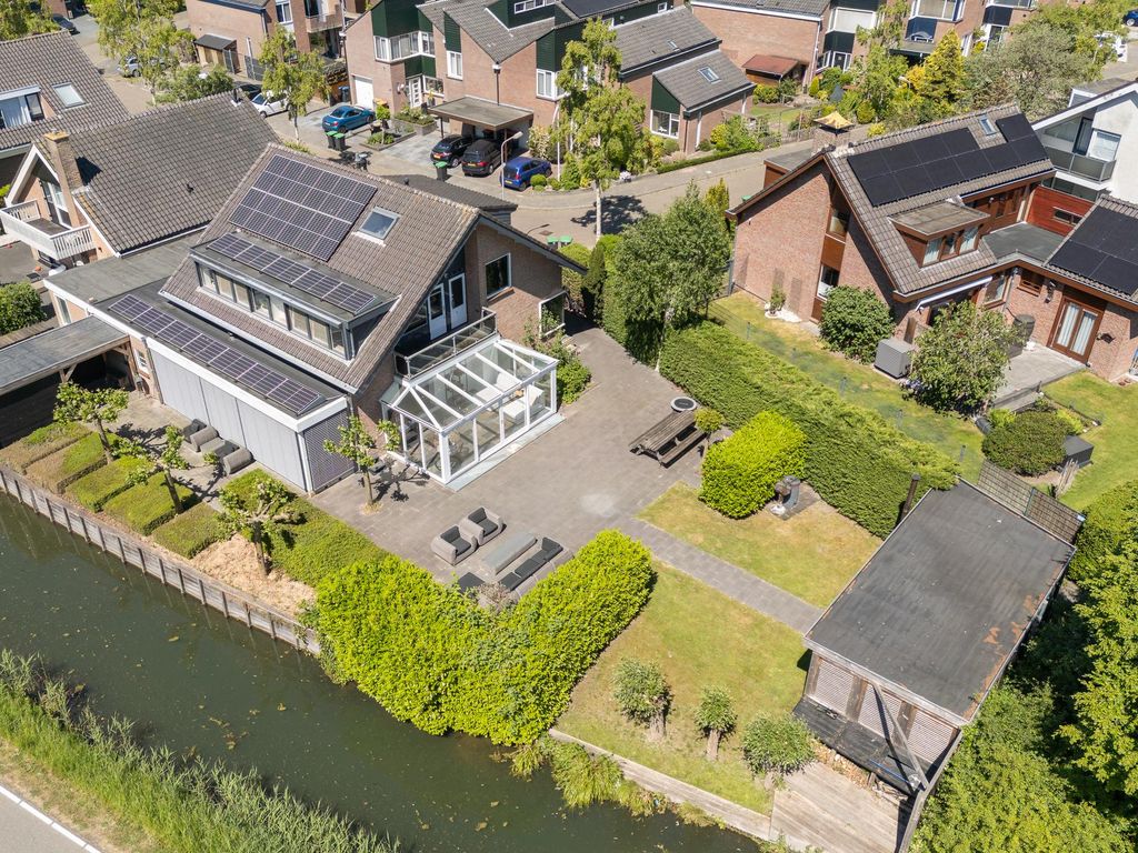 Pelikaan 99, RIDDERKERK