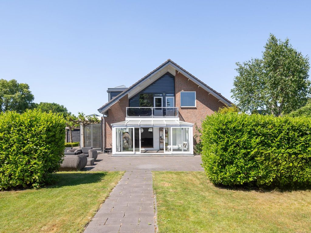 Pelikaan 99, RIDDERKERK
