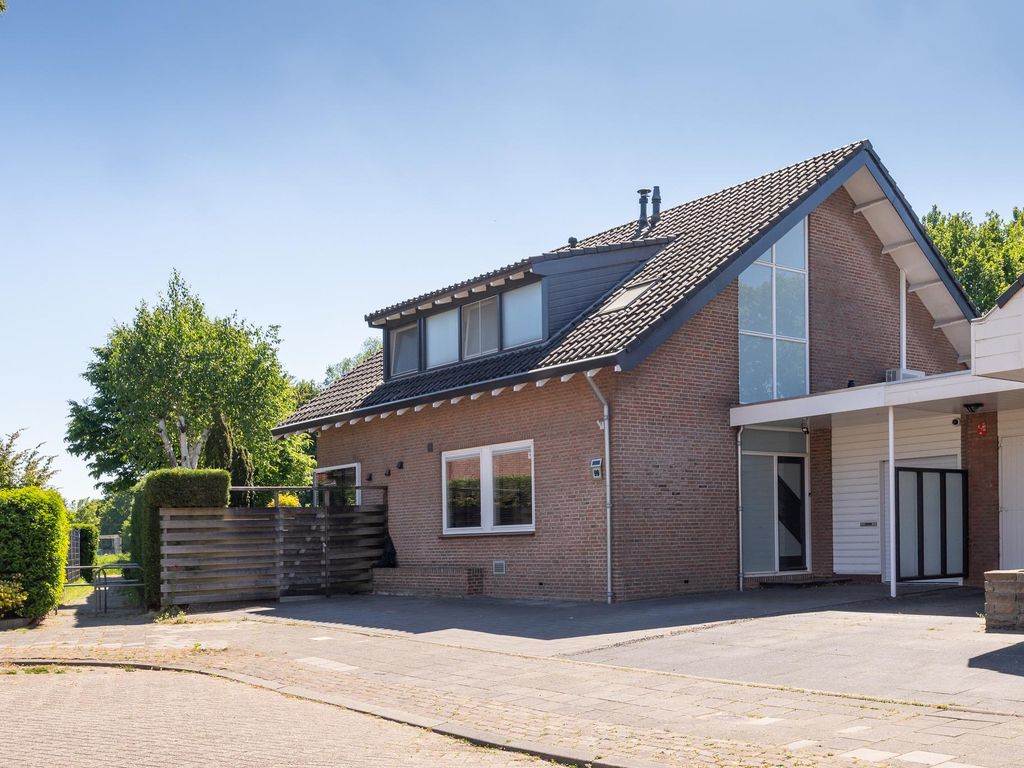 Pelikaan 99, RIDDERKERK