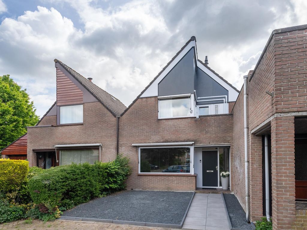 Rosmolen 74, RIDDERKERK