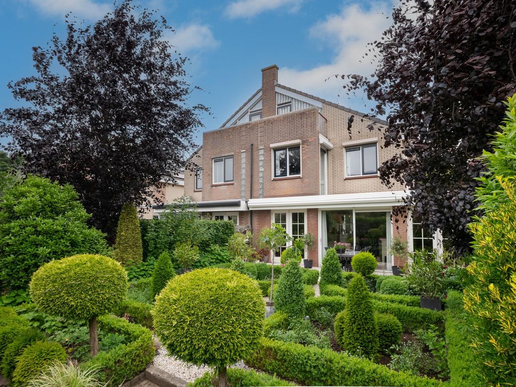 Clara Wichmannstraat 100, Ridderkerk