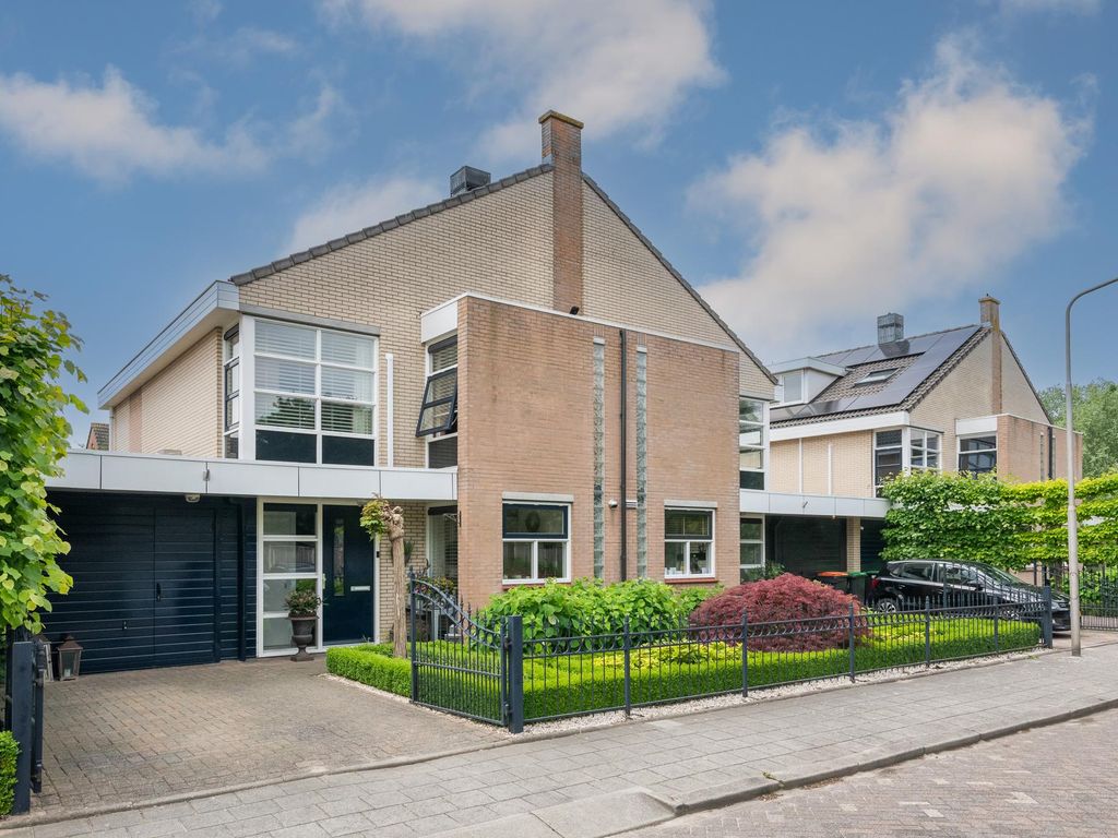 Clara Wichmannstraat 100, Ridderkerk
