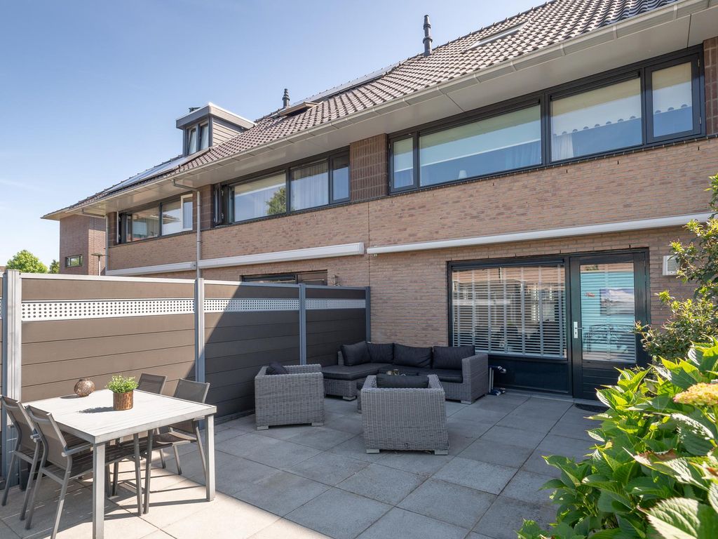 Boterbloem 28, Hendrik-Ido-Ambacht