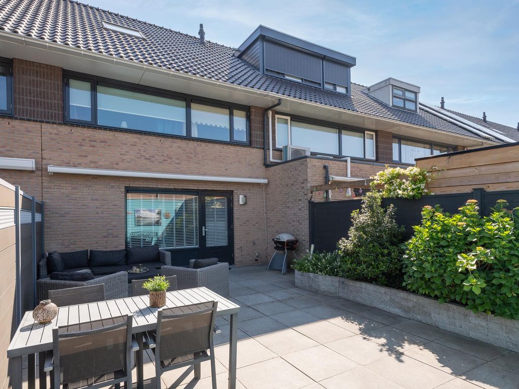 Boterbloem 28, Hendrik-Ido-Ambacht