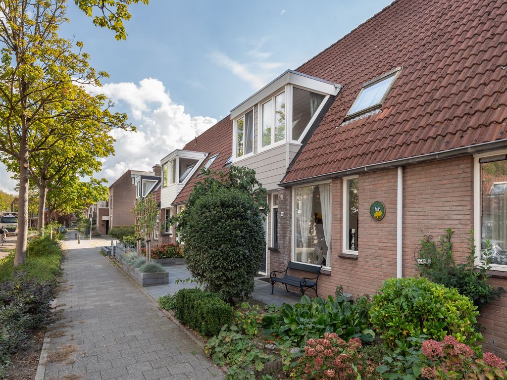 Koolmees 111, Ridderkerk