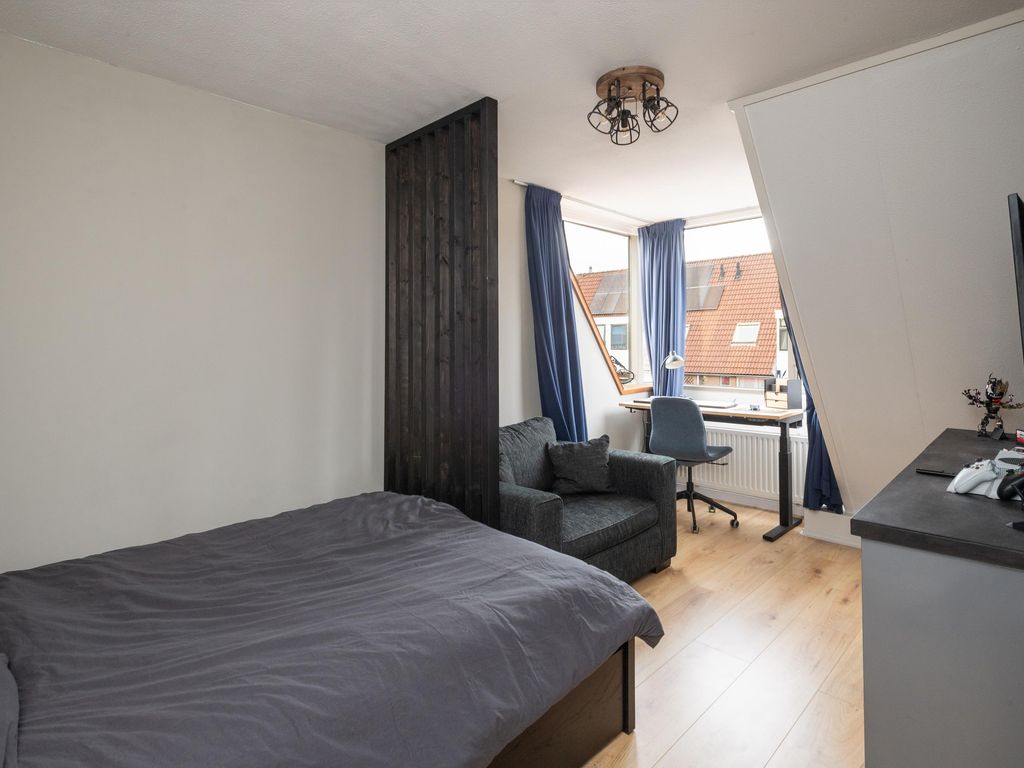 Koolmees 137, Ridderkerk