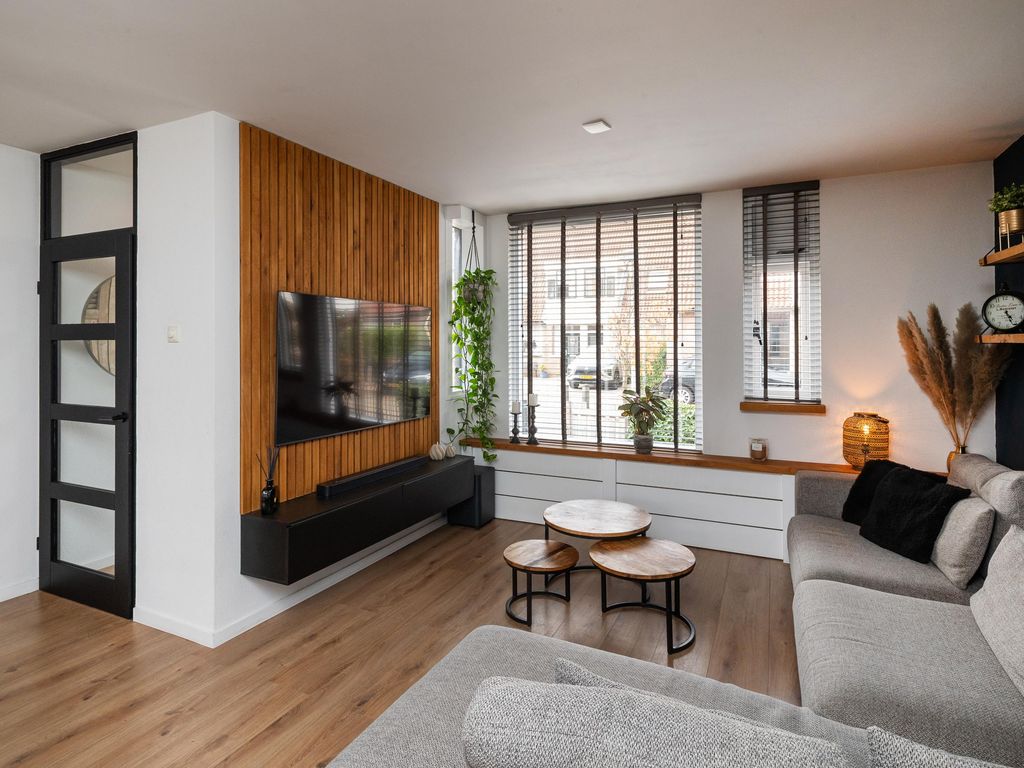 Koolmees 137, Ridderkerk