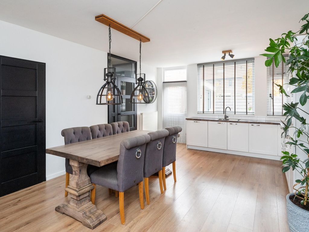 Koolmees 137, Ridderkerk