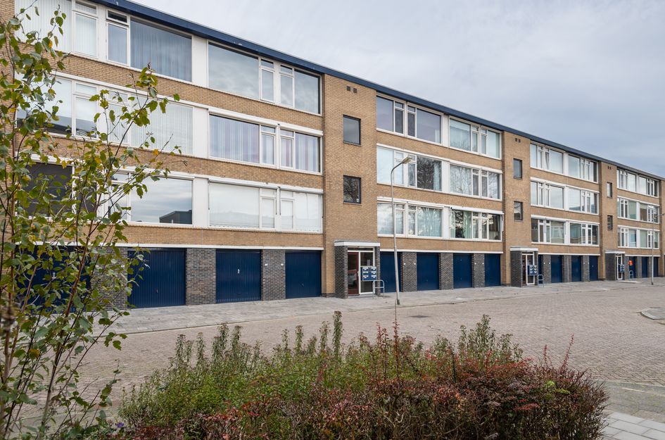 A.M. de Jongstraat 27