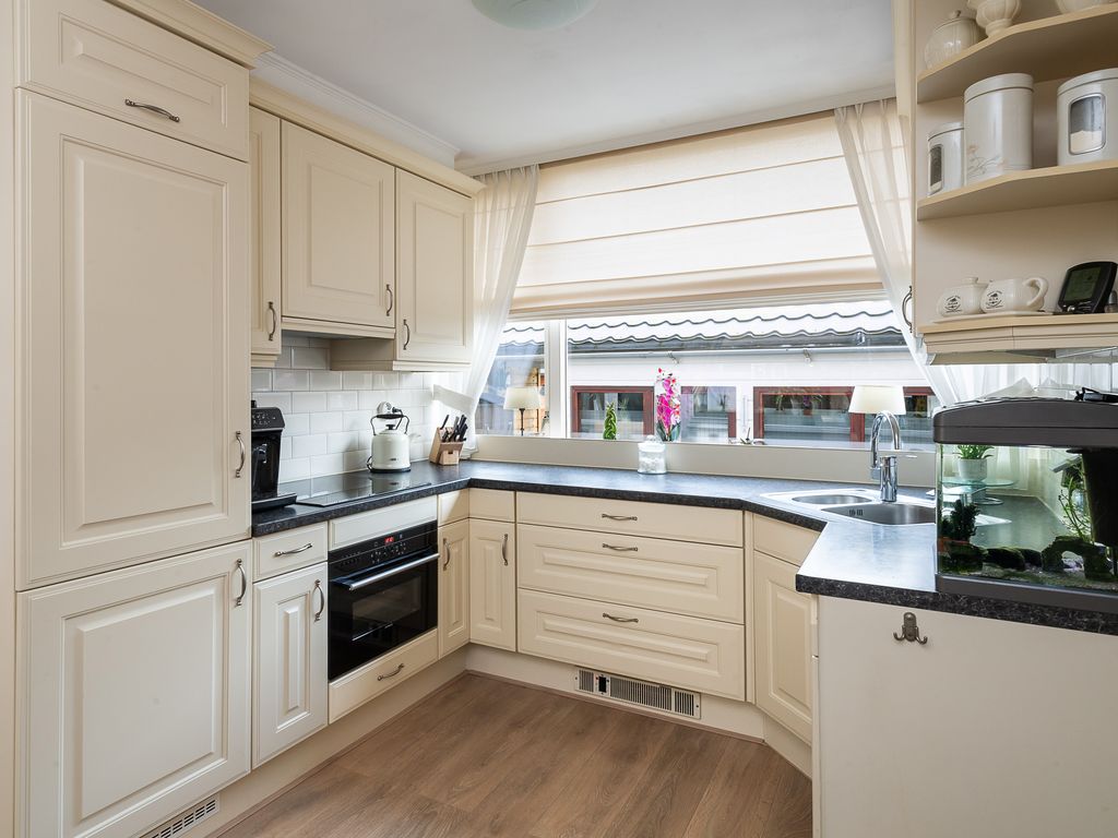 Burgemeester Crezéestraat 18, RIDDERKERK