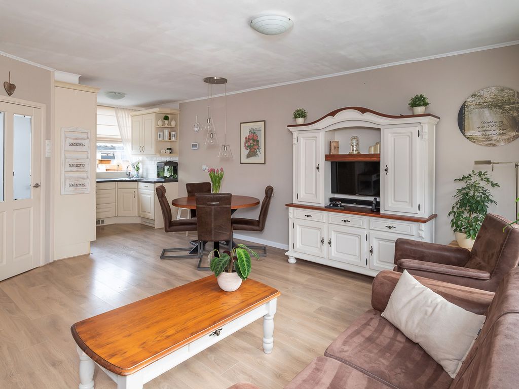 Burgemeester Crezéestraat 18, RIDDERKERK