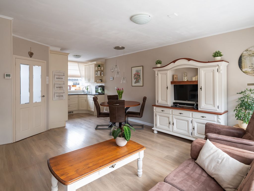 Burgemeester Crezéestraat 18, RIDDERKERK