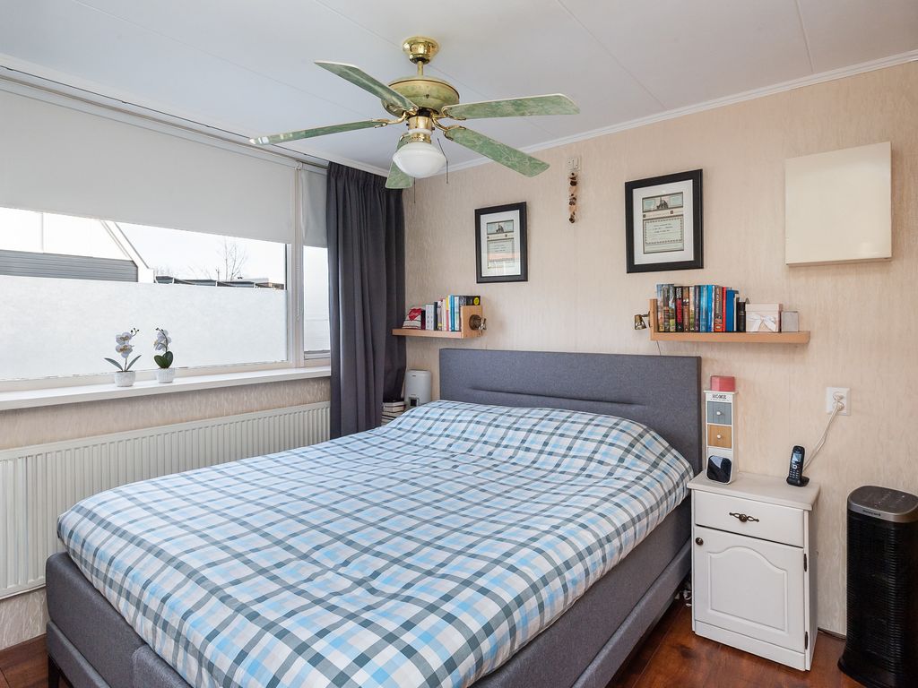 Burgemeester Crezéestraat 18, RIDDERKERK