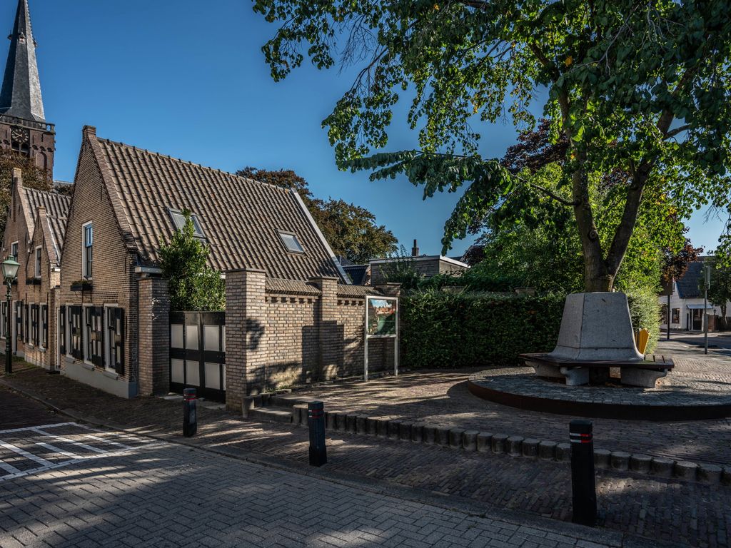 Burgemeester Crezéestraat 18, RIDDERKERK